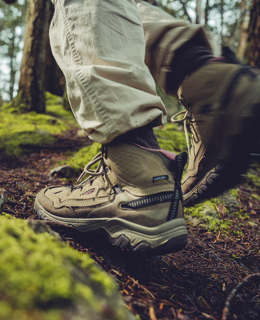 Women's Targhee IV Wide Waterproof Hiking Boot | Brindle/Nostalgia Rose - Image 8