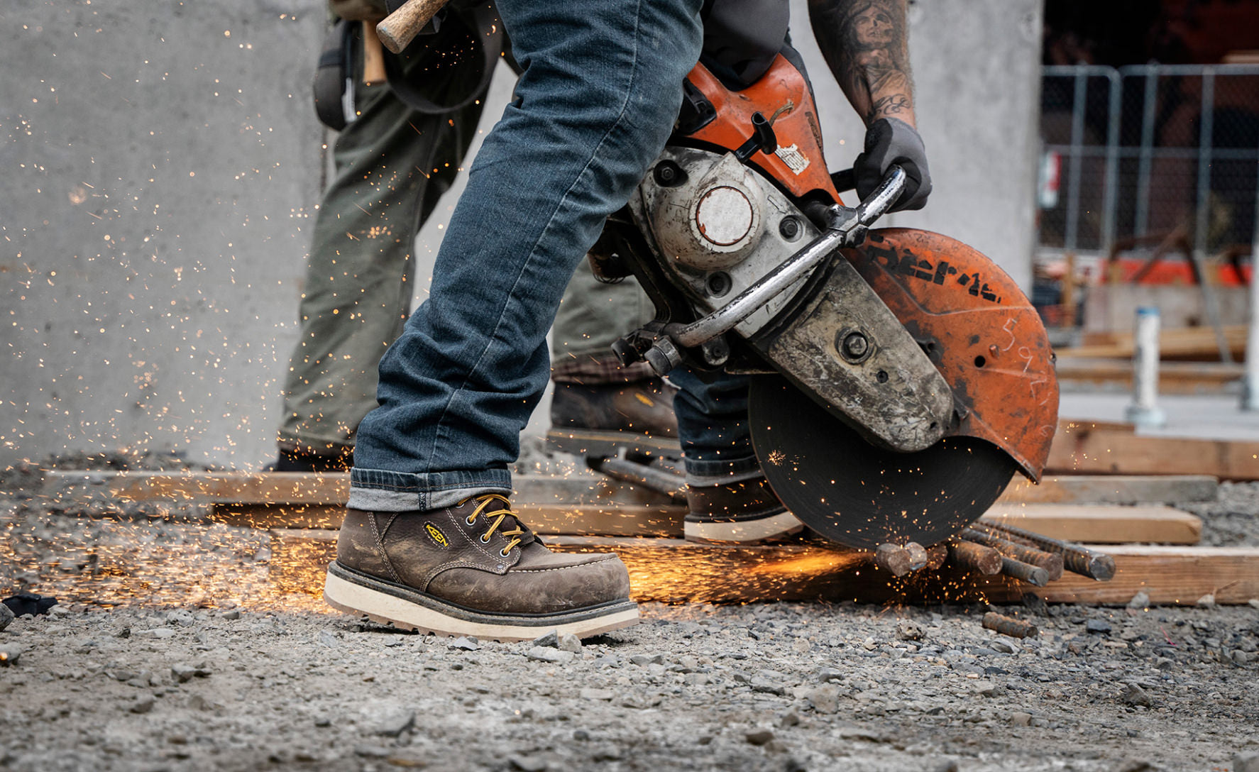 Men's Cincinnati 6 Waterproof Boot (Carbon Toe) | Dark Chocolate/Sandshell - Image 6